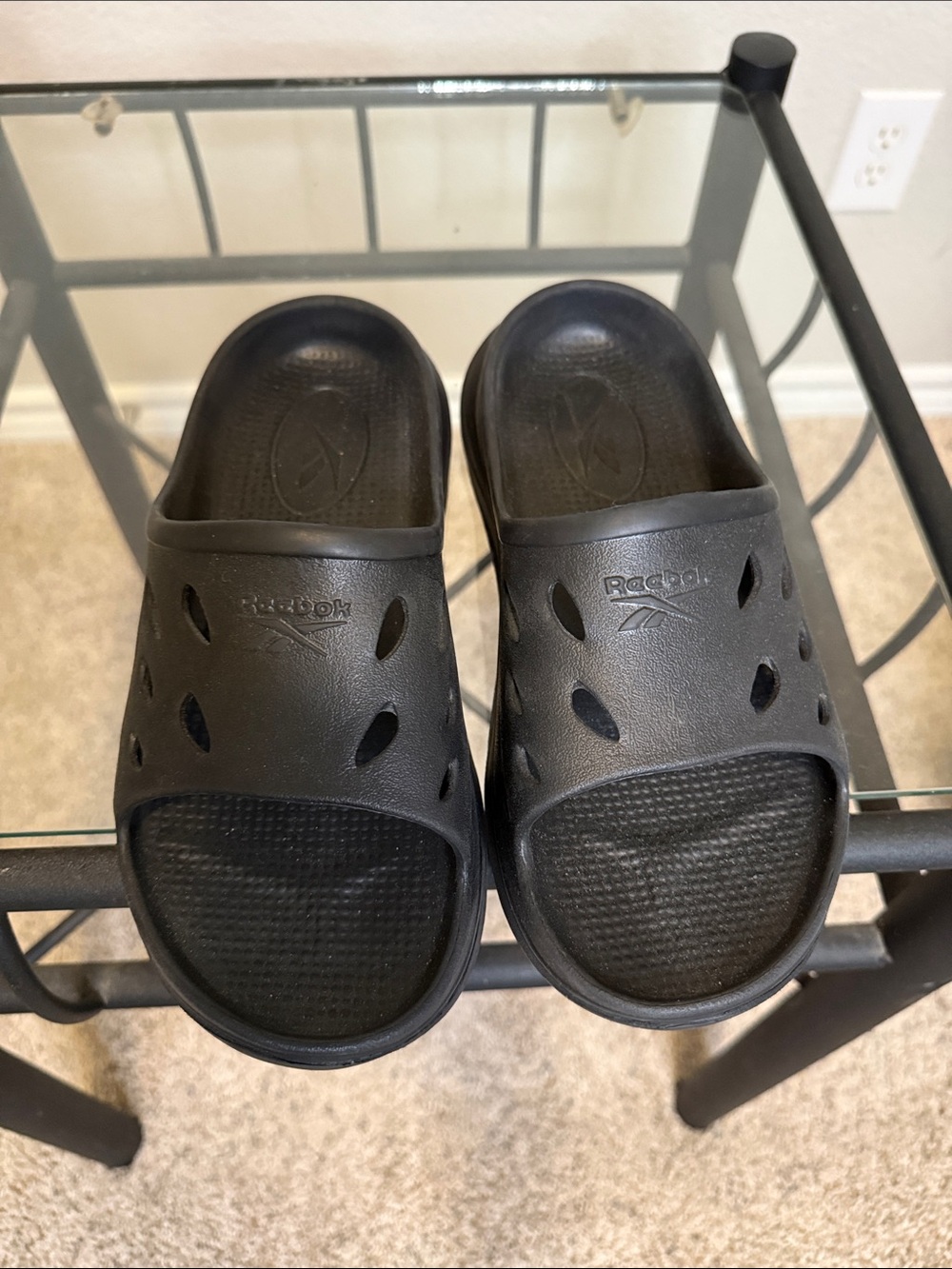 Reebok Black Vent Slide Sandals Sz W7